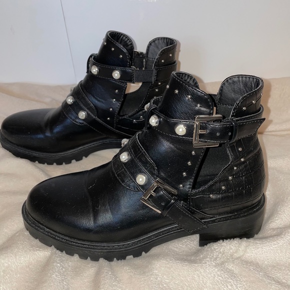 Erynn Paris boots pearls & studs & buckle - Picture 2 of 4